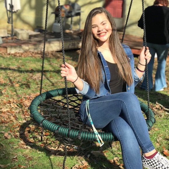 Meet your Posher, Maria - Picture 1 of 1